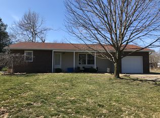 12207 N 900th St, Effingham, IL 62401