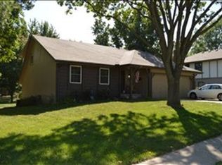 5721 SW 26th St, Topeka, KS 66614