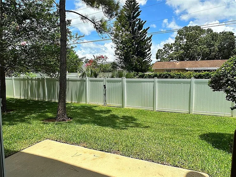 13129 Thoroughbred Loop — Photo 31