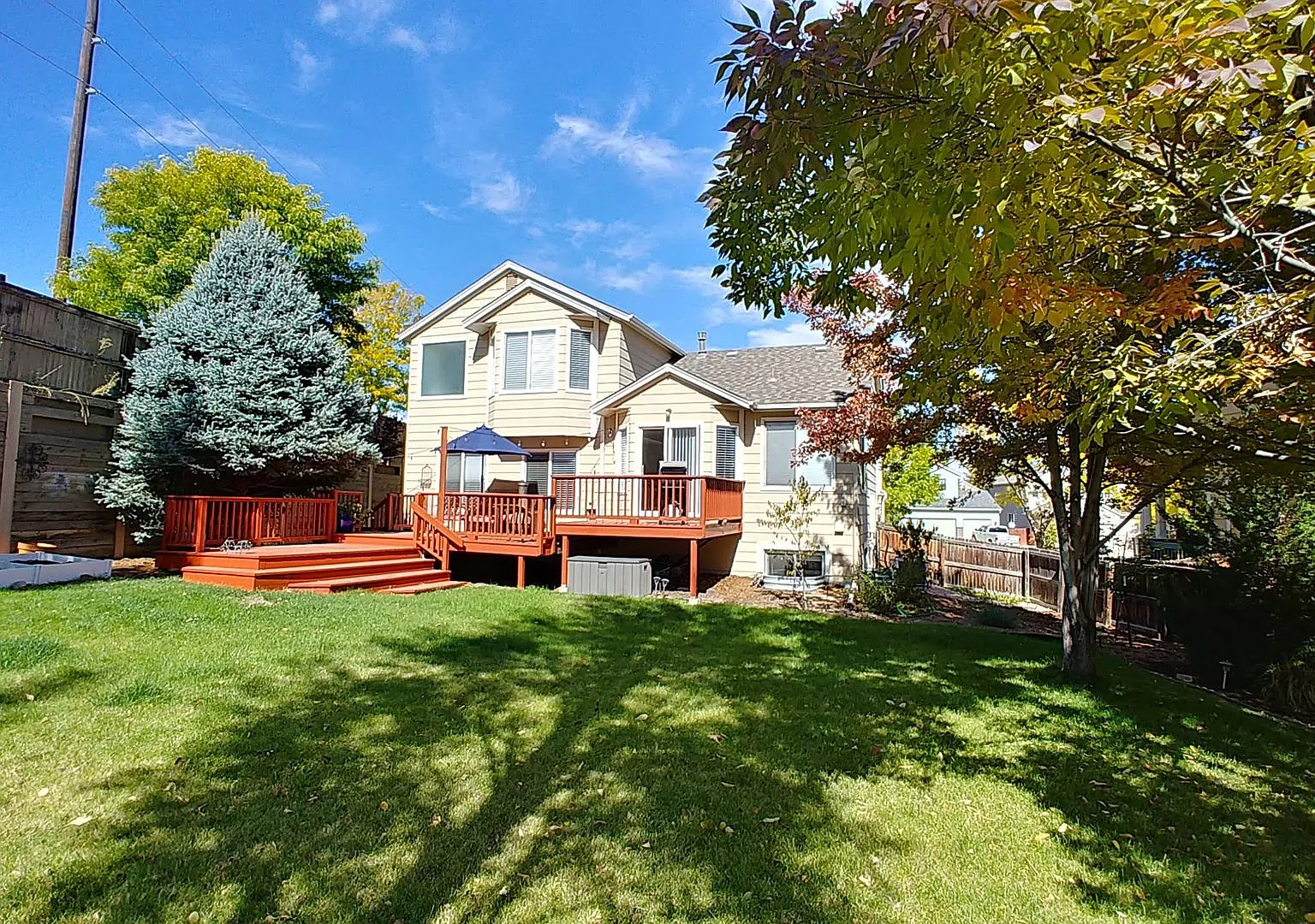 Beautiful 3 Bedroom Home Available ASAP! — Photo 1