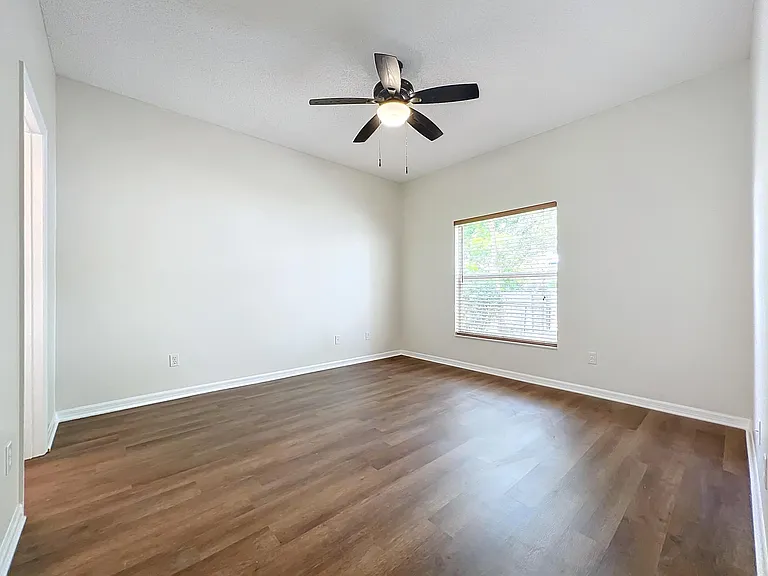 4214 Pacifica Dr — Photo 12