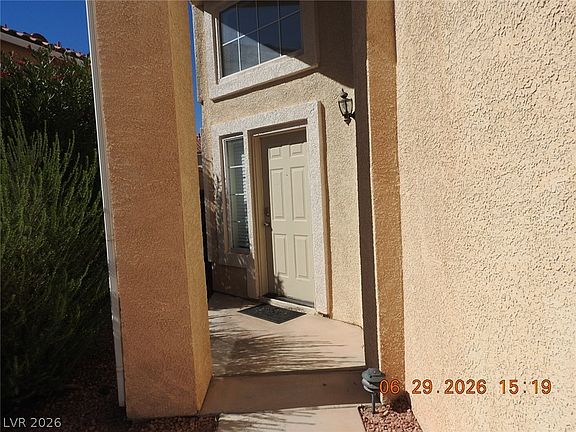3rd image of 742 Endicott Ct