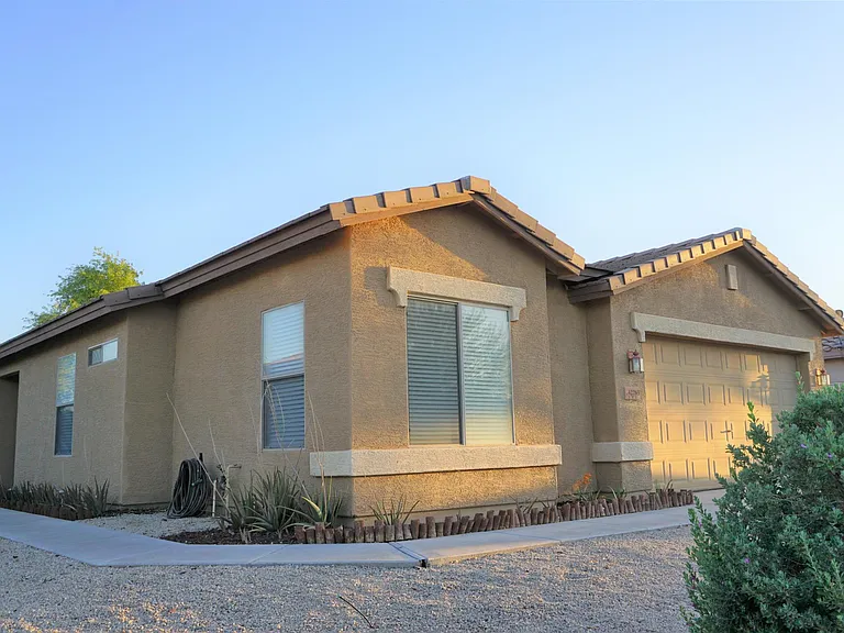 42263 W Oakland Dr — Photo 2