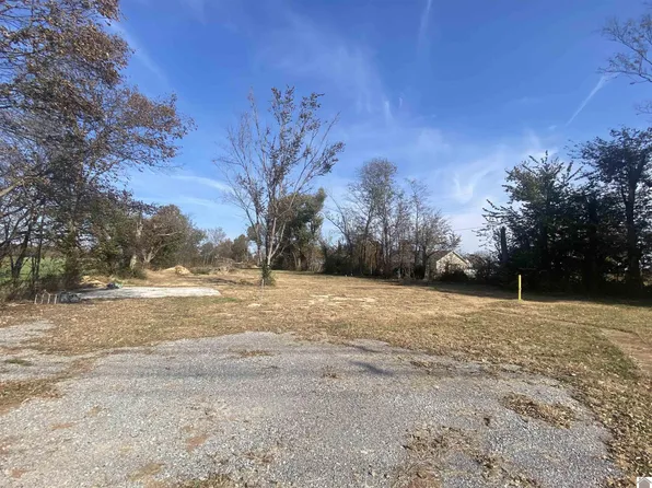 3750 Oak Level Rd, Benton, KY 42025