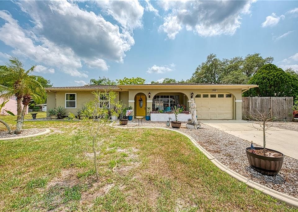1st image of 843 Dolphin Ave