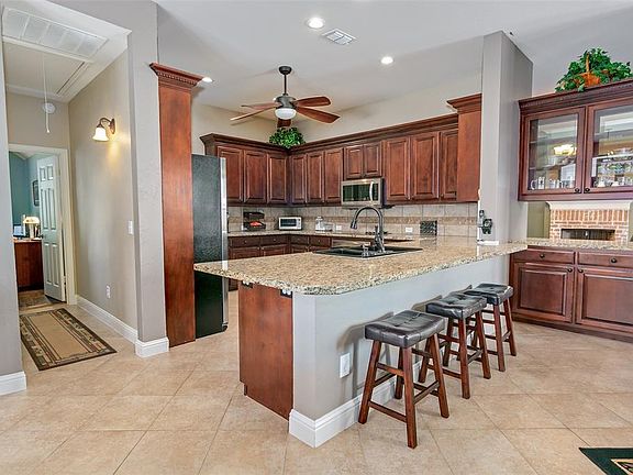 4th image of 742 Rosewood Dr