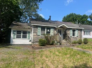 115 Chestnut Ave, New Windsor, NY 12553