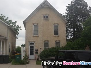 212 N Pine St, Chaska, MN 55318