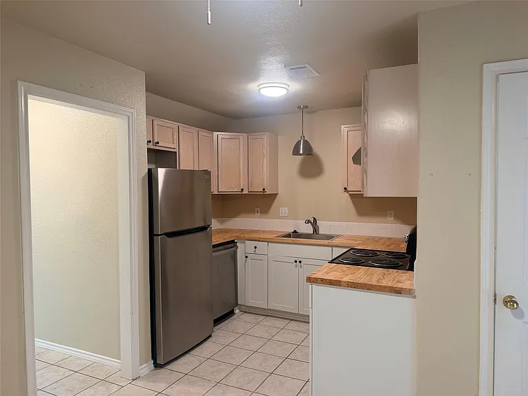 306 Anderson St #A — Photo 17