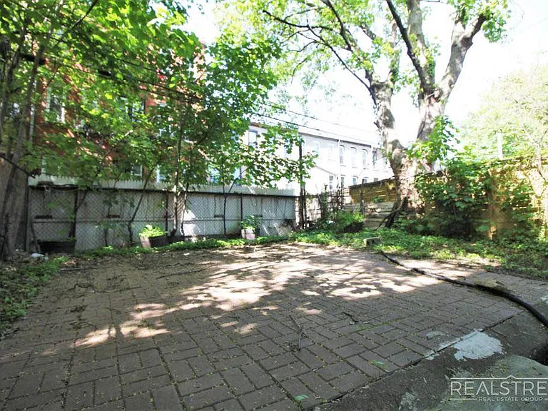 911 Jefferson Ave #1L — Photo 12