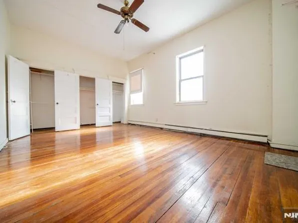 214 Closter Dock Rd APT 5, Closter, NJ 07624