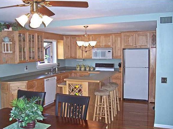 5th image of 17 New Wickham Dr