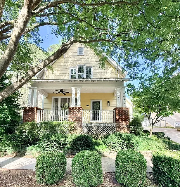 14030 Garden District Row