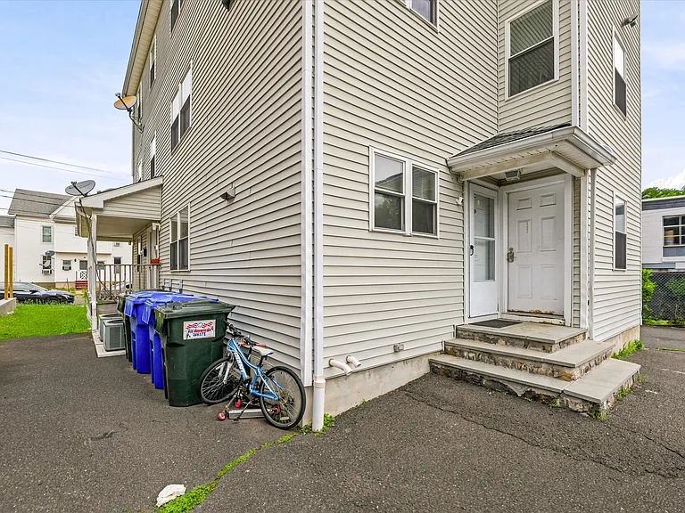 22 Chappelle St #3 — Photo 38