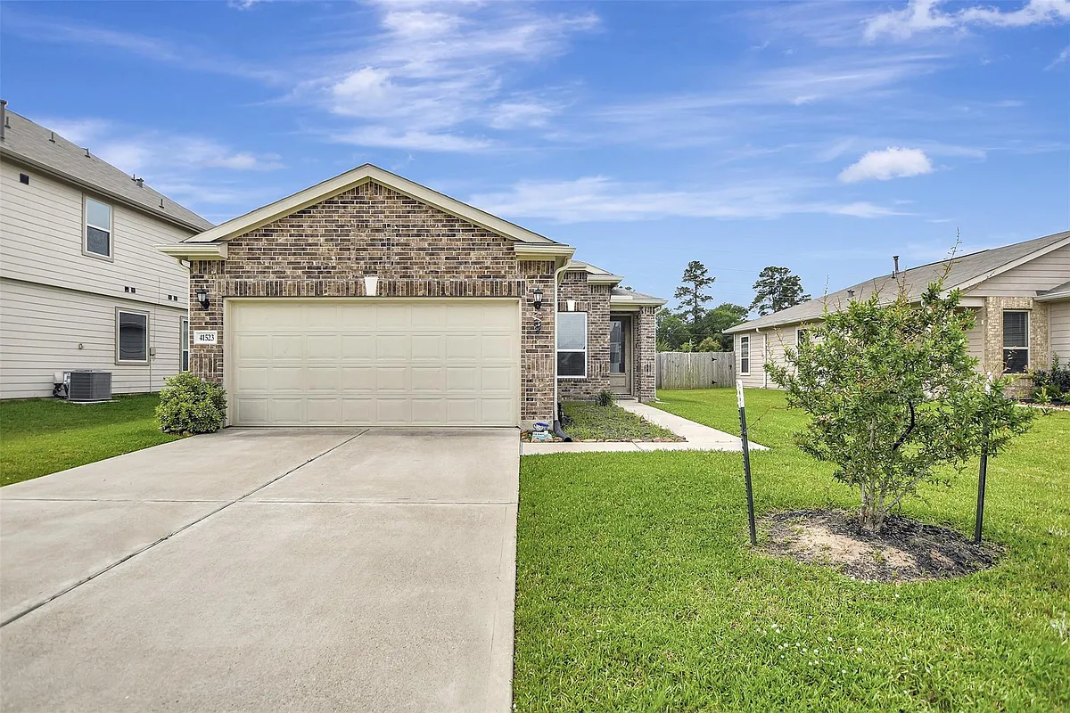 Building Photo - 41523 Stampede Strem Dr