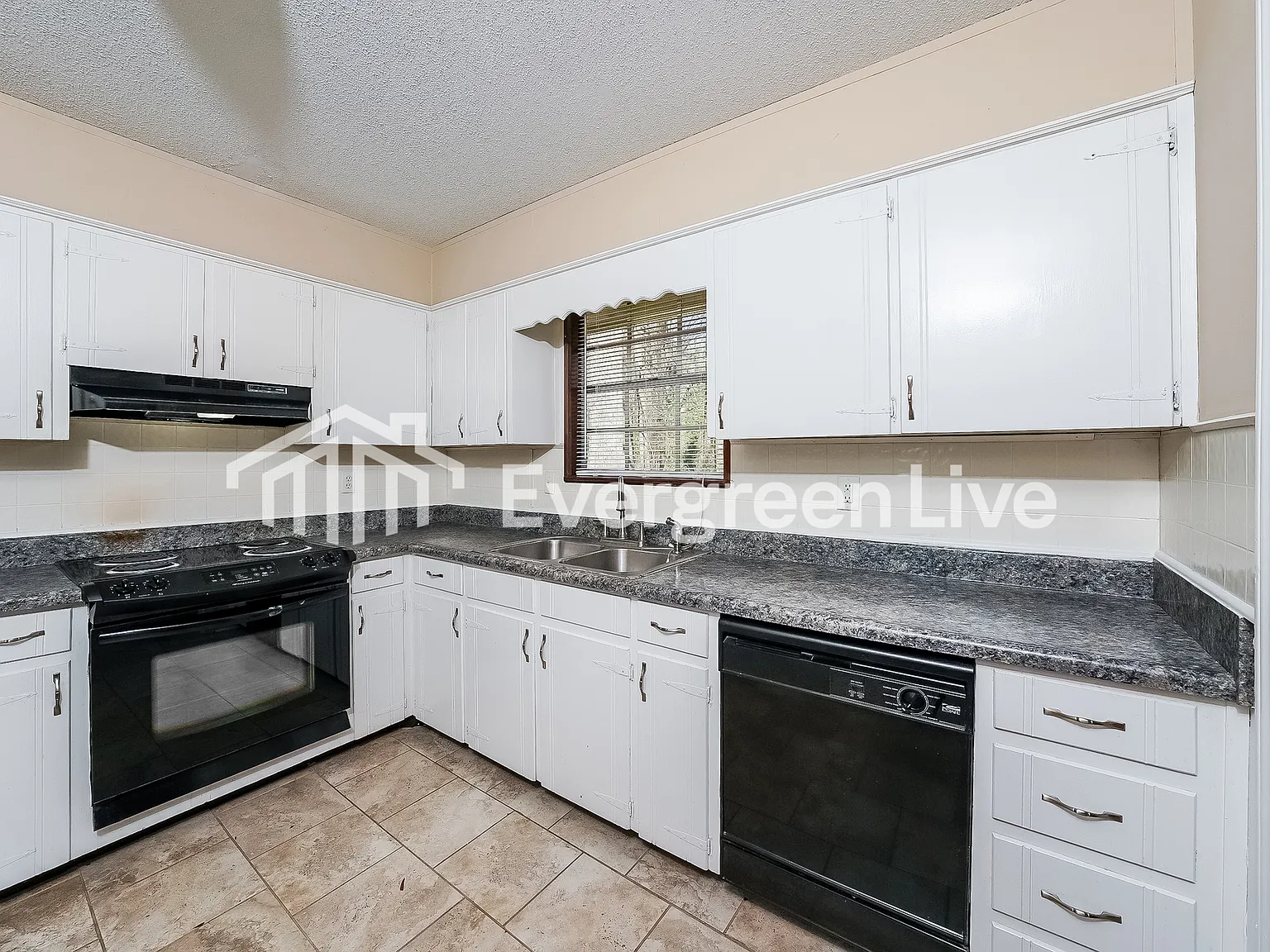 3 bed, 2.0 bath, 1456 sqft, $1,145 — Photo 4