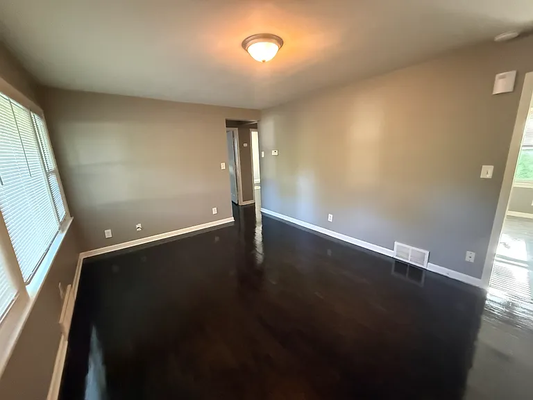 5731 N Amoret Ave — Photo 7