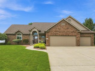 306 Hunters Rdg, Auburn, IN 46706