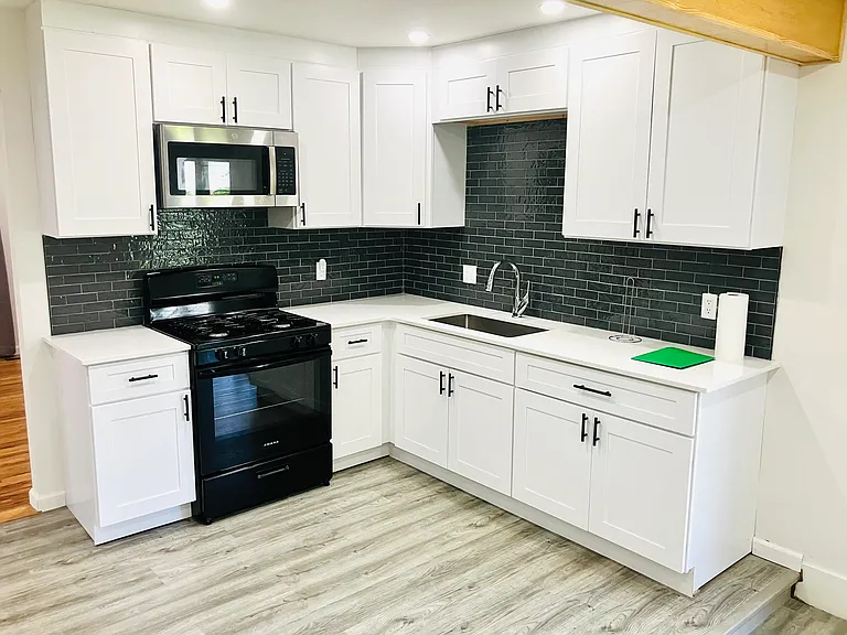32447 Hawthorne Dr — Photo 12