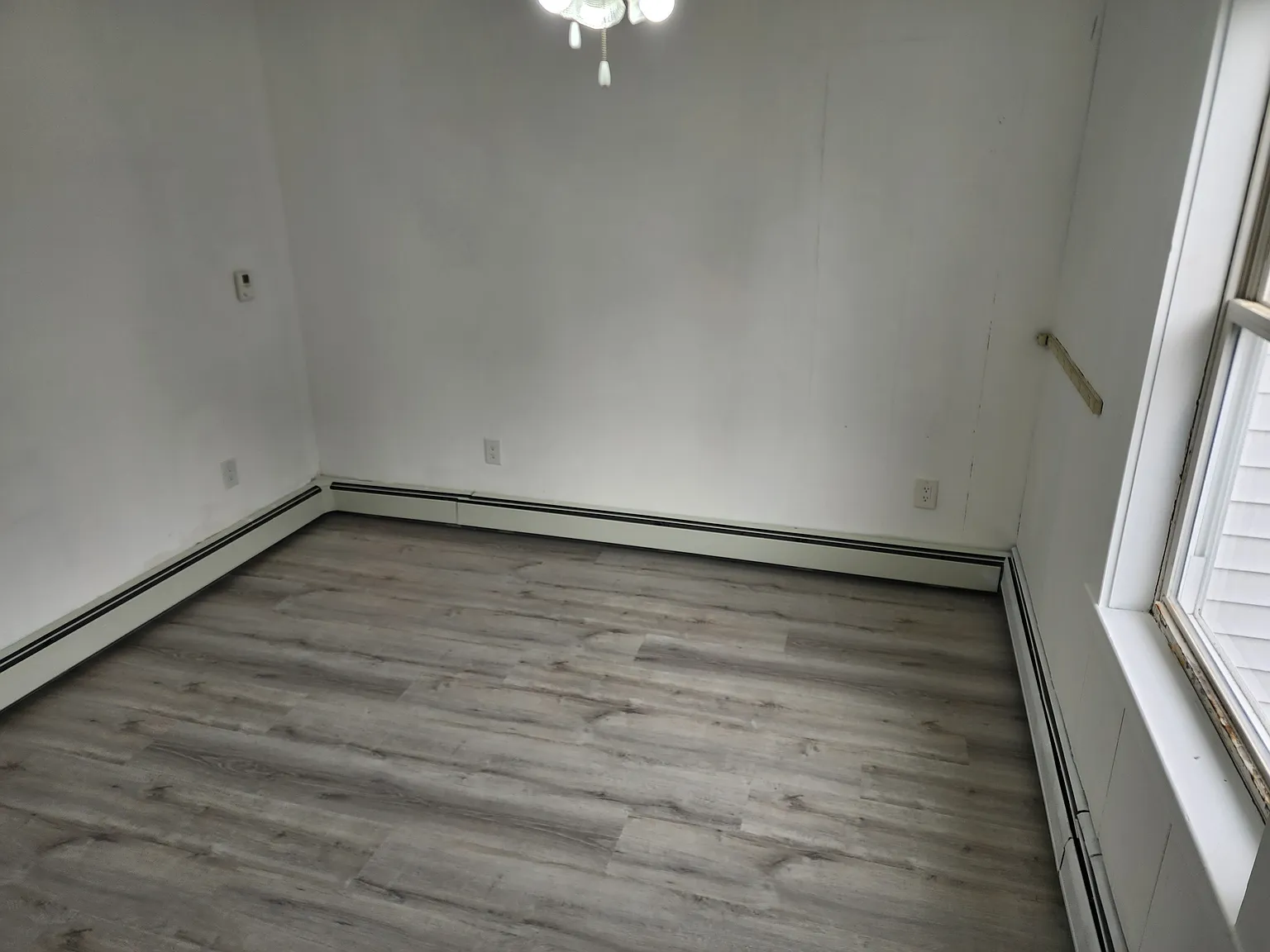 1 bed, 950 sqft, $1,900 — Photo 3