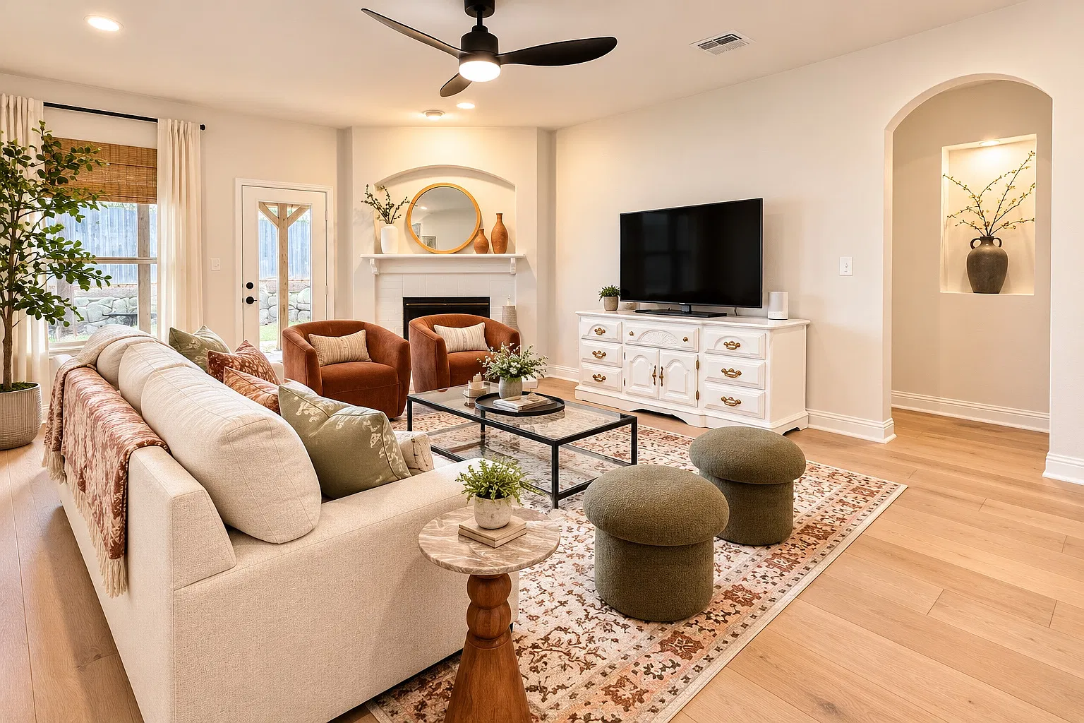 3 bed, 1854 sqft, $5,200 — Photo 1