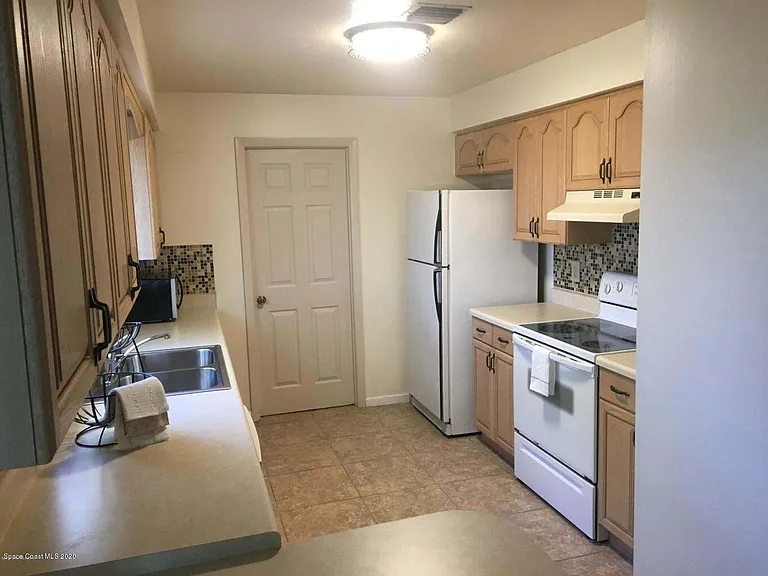 530 Allen Dr — Photo 3