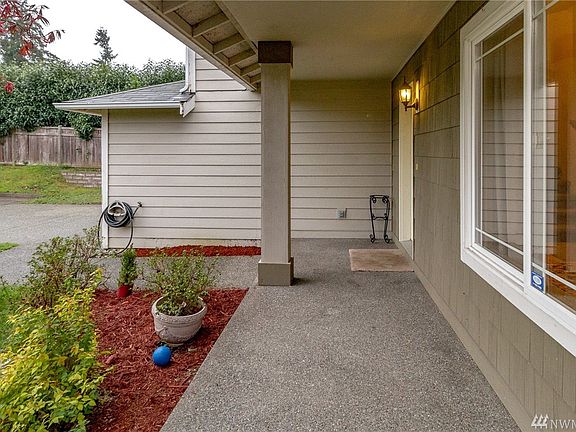 2nd image of 17519 17th Ave E
