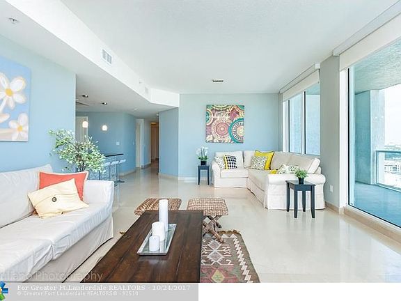 2nd image of 315 NE 3rd Ave APT 1806