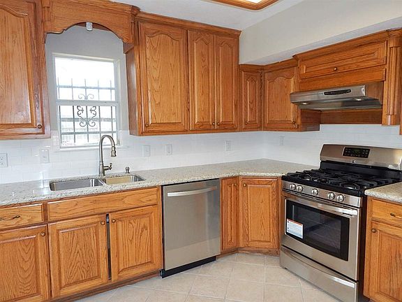 2nd image of 8326 Tanglewood Ln