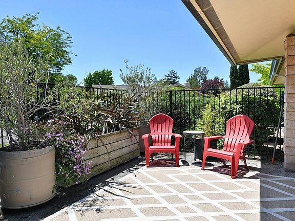 3rd image of 411 - C Las Casitas Court #C
