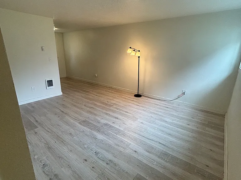 1339 10th Ave #11 — Photo 7