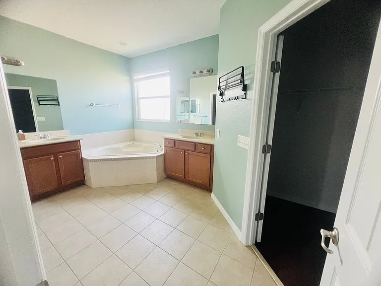 1476 Lexington Ave — Photo 19