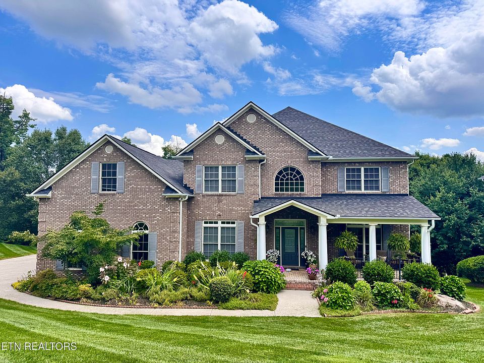 1st image of 712 Whispering Hills Ln