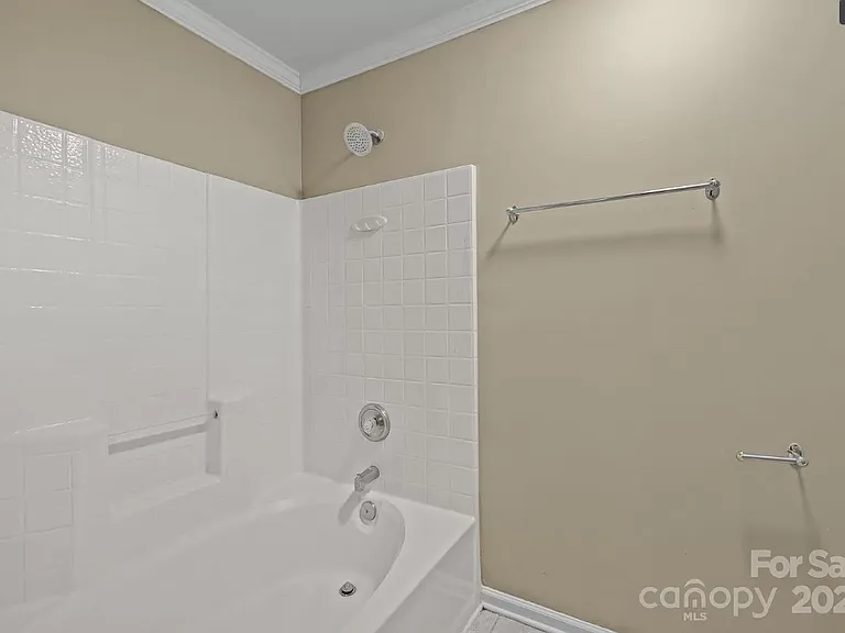 7607 Abigail Glen Dr — Photo 12