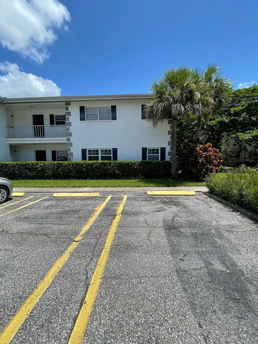 Building Photo - 4510 3rd Street Cir W #316