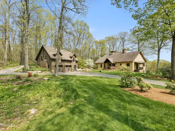 68 Amory Ln, Southfield, MA 01259