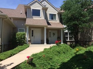 21 Beardslee Cir, Hamburg, NJ 07419