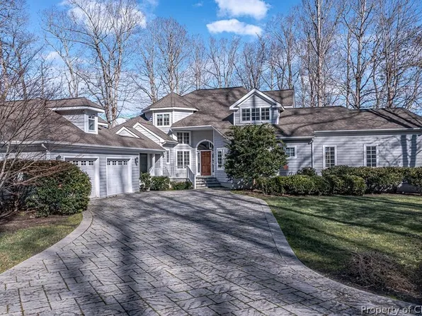 176 Little Cove Ln, Kilmarnock, VA 22482