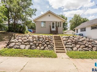 607 W 1st St, Sioux Falls, SD 57104