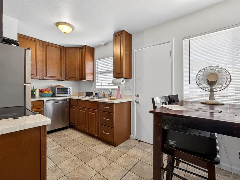600 Pacific Ave #1 — Photo 5