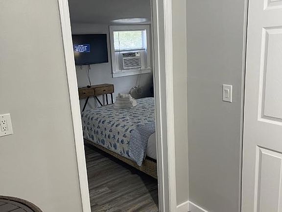 5th image of 2640 NE Indian River Dr #4