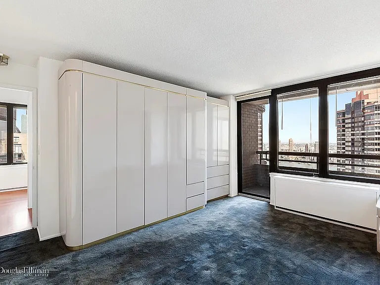 330 E 38th St #38L — Photo 6