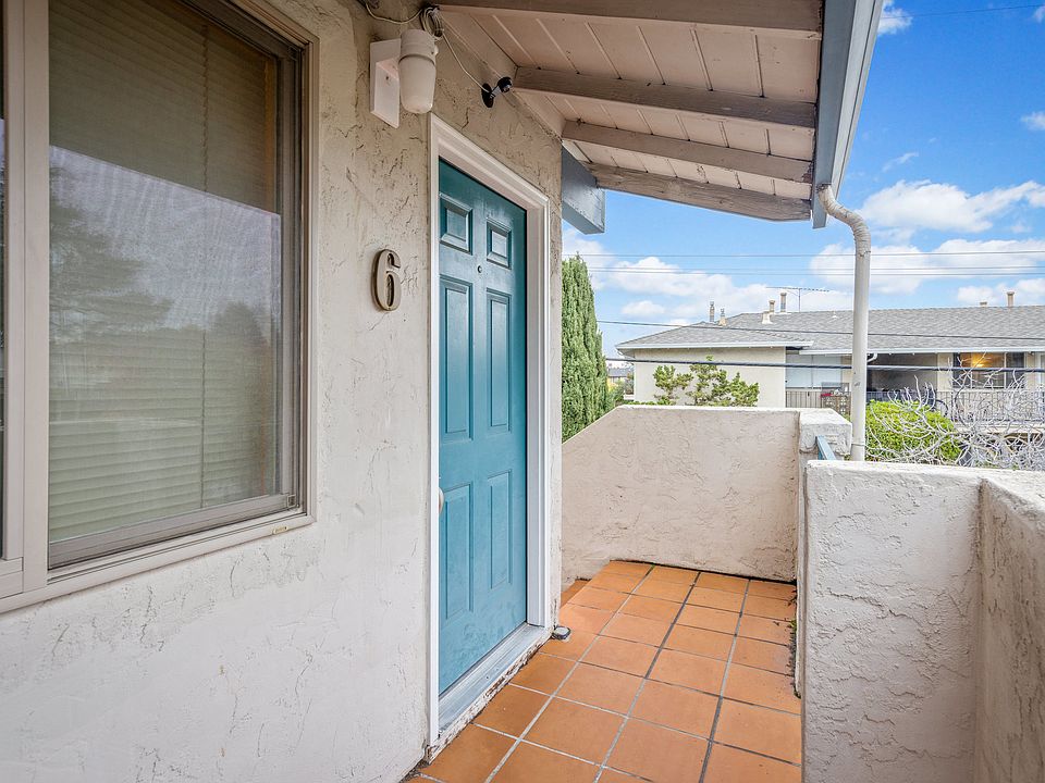 ENTRY TO APARTMENT