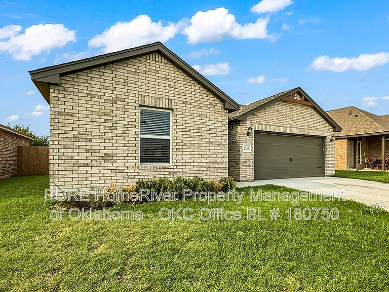 2516 Rosewood Ln — Photo 19