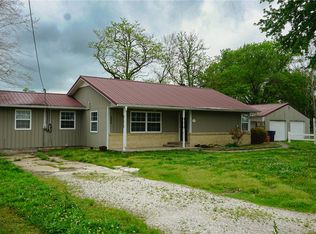 320 S Country Club Rd, Siloam Springs, AR 72761