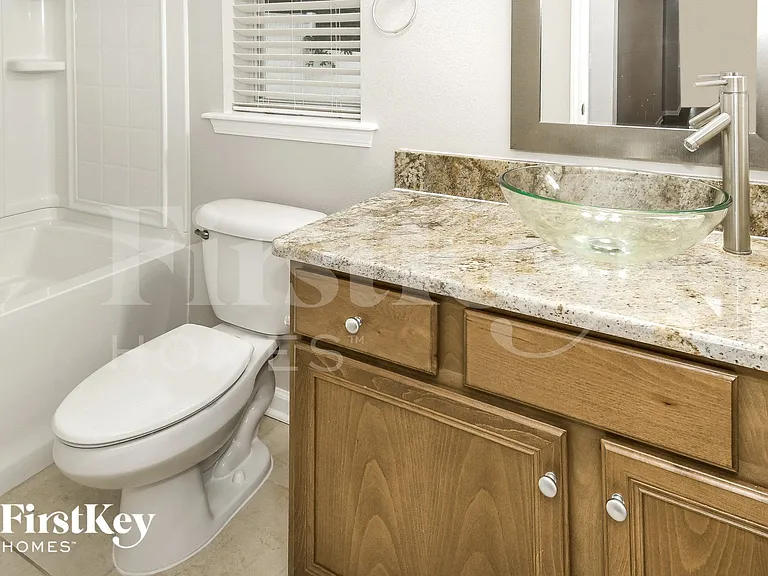 664 Porta Rosa Cir — Photo 14