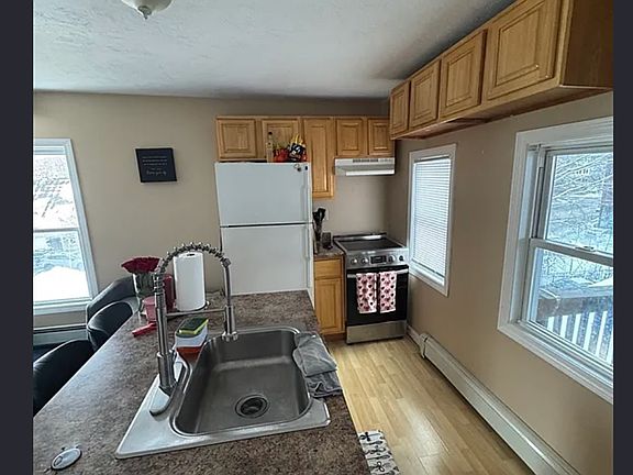 5th image of 19 Ames Pl #4