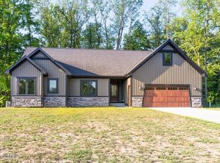 5664 Stauffers Cove Ct SE, Caledonia, MI 49316