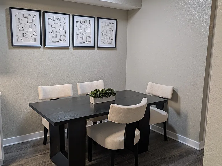 Lakeview Apartments — Photo 46