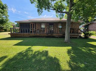 505 N 2nd St, Leesville, LA 71446